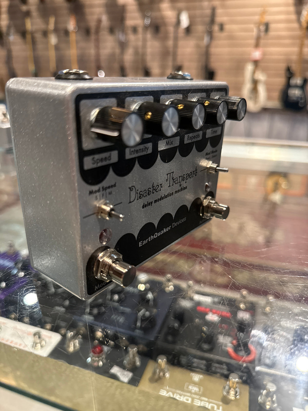 Earthquaker Devices Disaster Transport Delay Modulation Machine (USED)