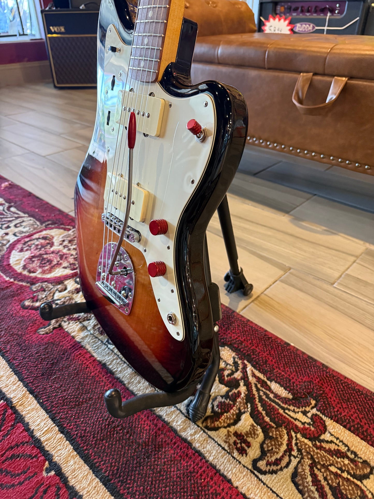 Fender Classic Player Jazzmaster Special, 2019 Pau Ferro Fingerboard, 3-Color Sunburst