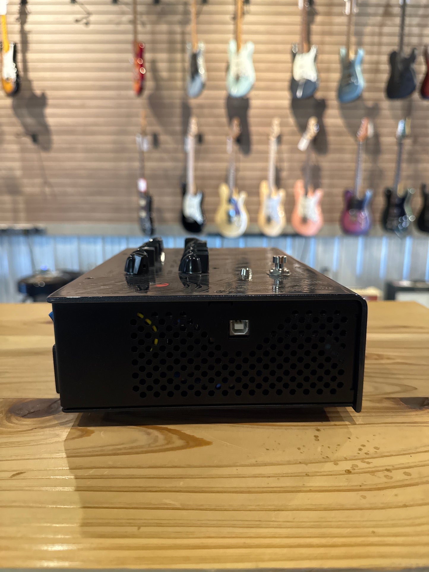 Victory Amps-V4 Kraken Guitar Power Amp (Store Demo)