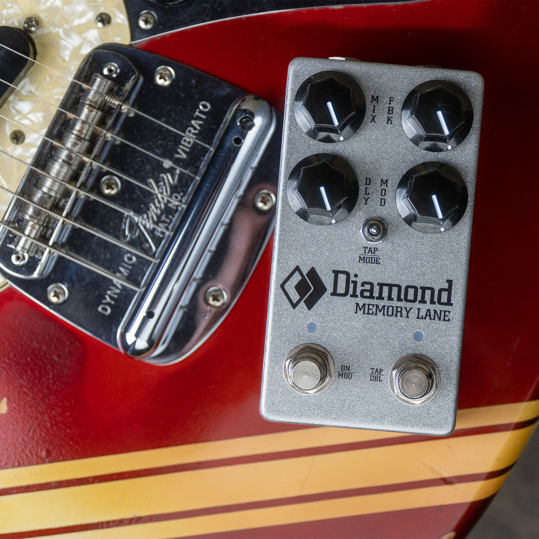 DIAMOND MEMORY LANE DELAY TOP VIEW ON GUITAR BRIDGE