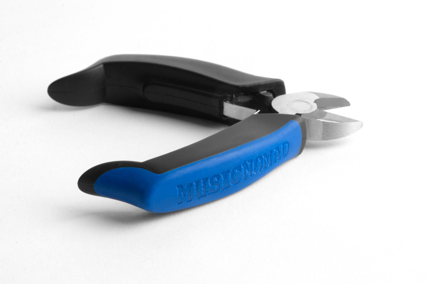 MUSIC NOMAD MN226 MUSICNOMAD GRIP CUTTER SIDE VIEW ON WHITE BACKGROUND