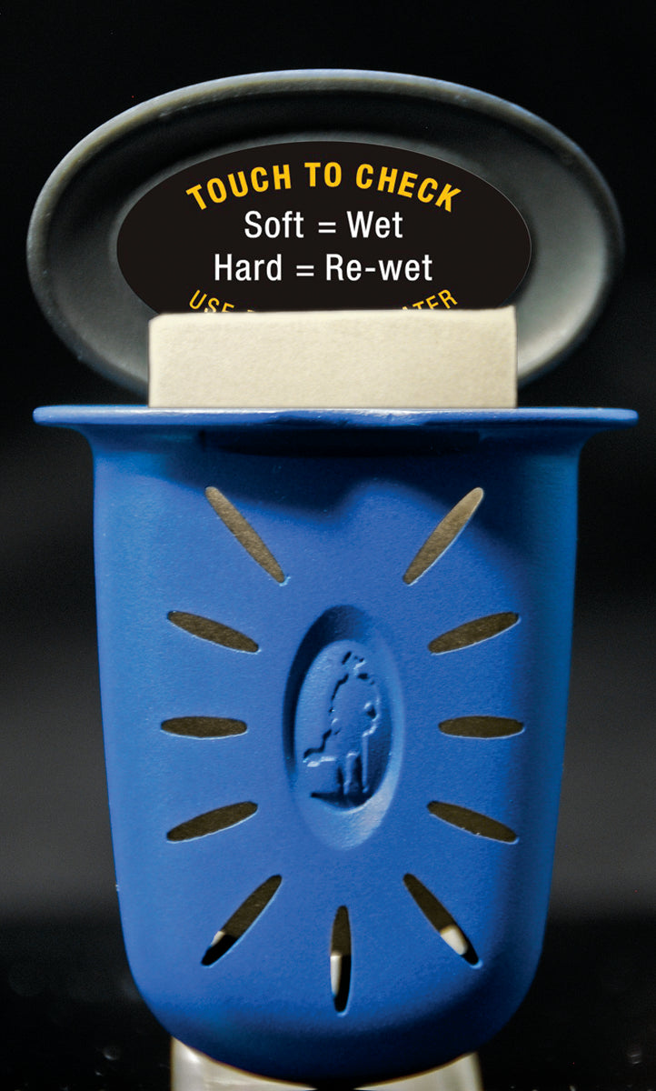 MUSICNOMAD MN302 HUMILILE HUMIDIFIER PRODUCT VIEW FRONT ON BLACK BACKGROUND