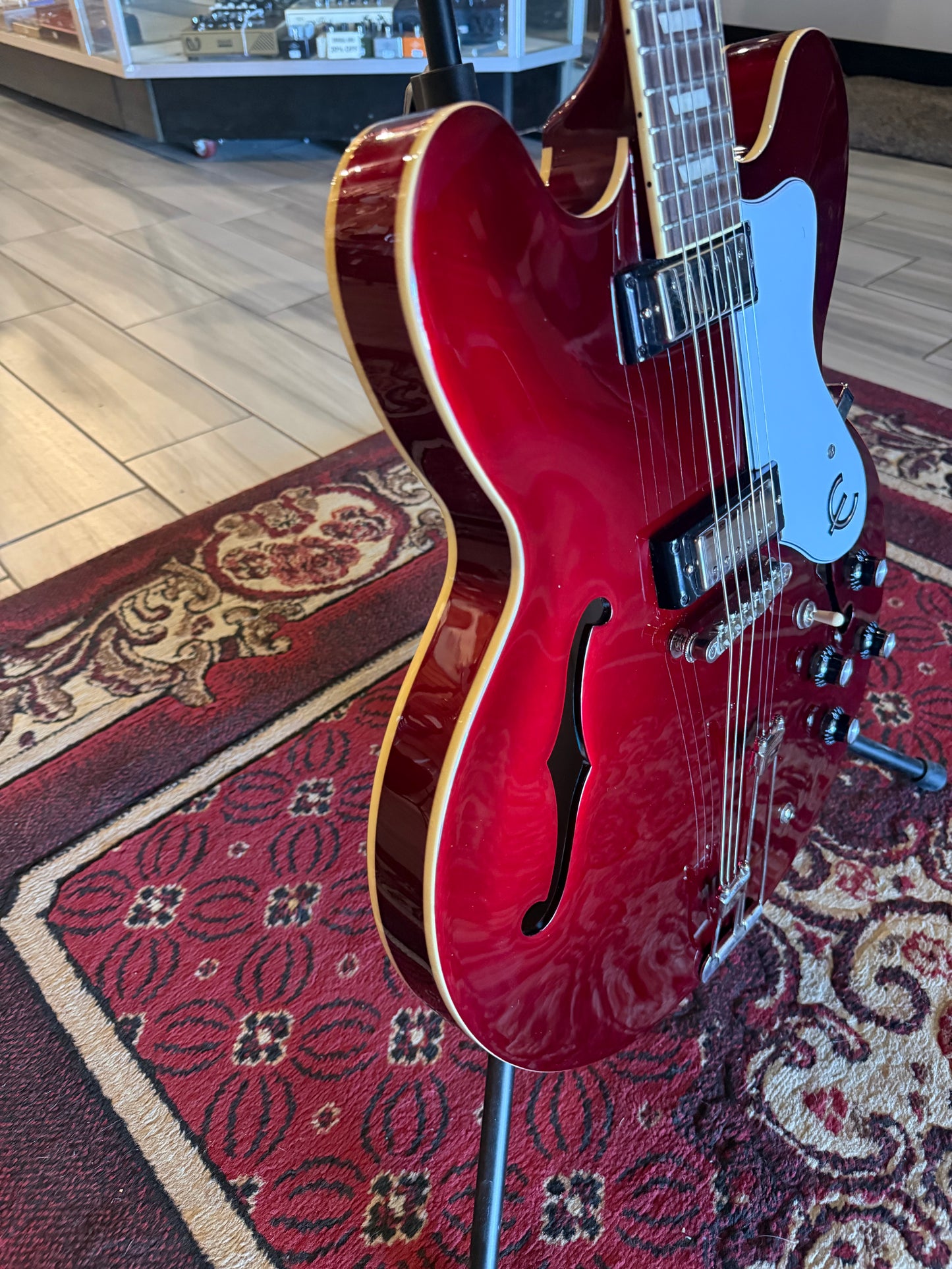 2021 Epiphone Riviera Electric Guitar with Hard Shell Case (USED)