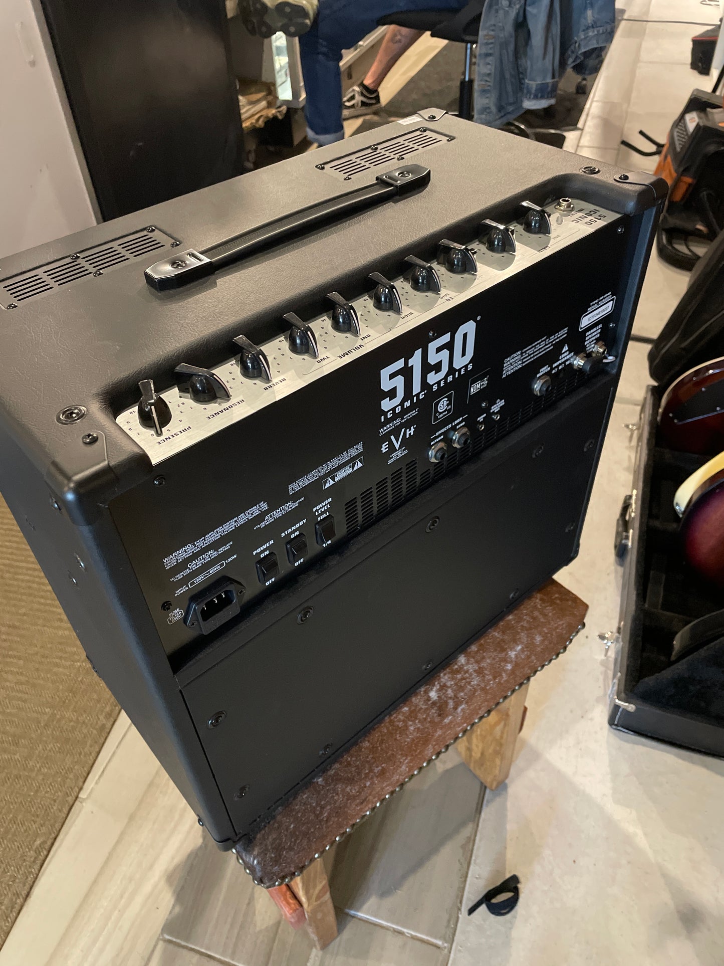 [RENTAL] 5150 EVH 5150 Iconic Series 2-Channel 15-Watt 1x10" Guitar Combo (USED)