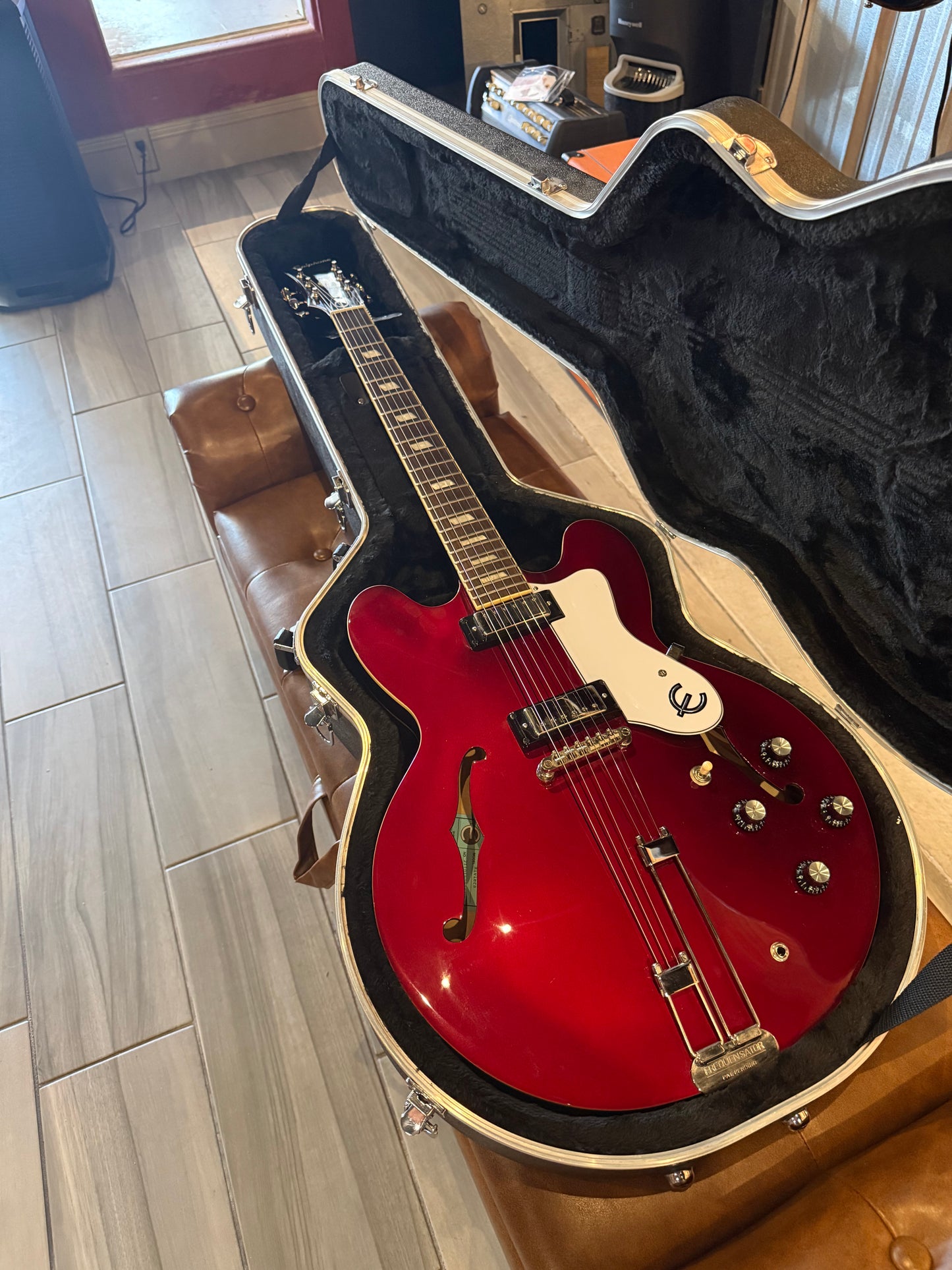 2021 Epiphone Riviera Electric Guitar with Hard Shell Case (USED)