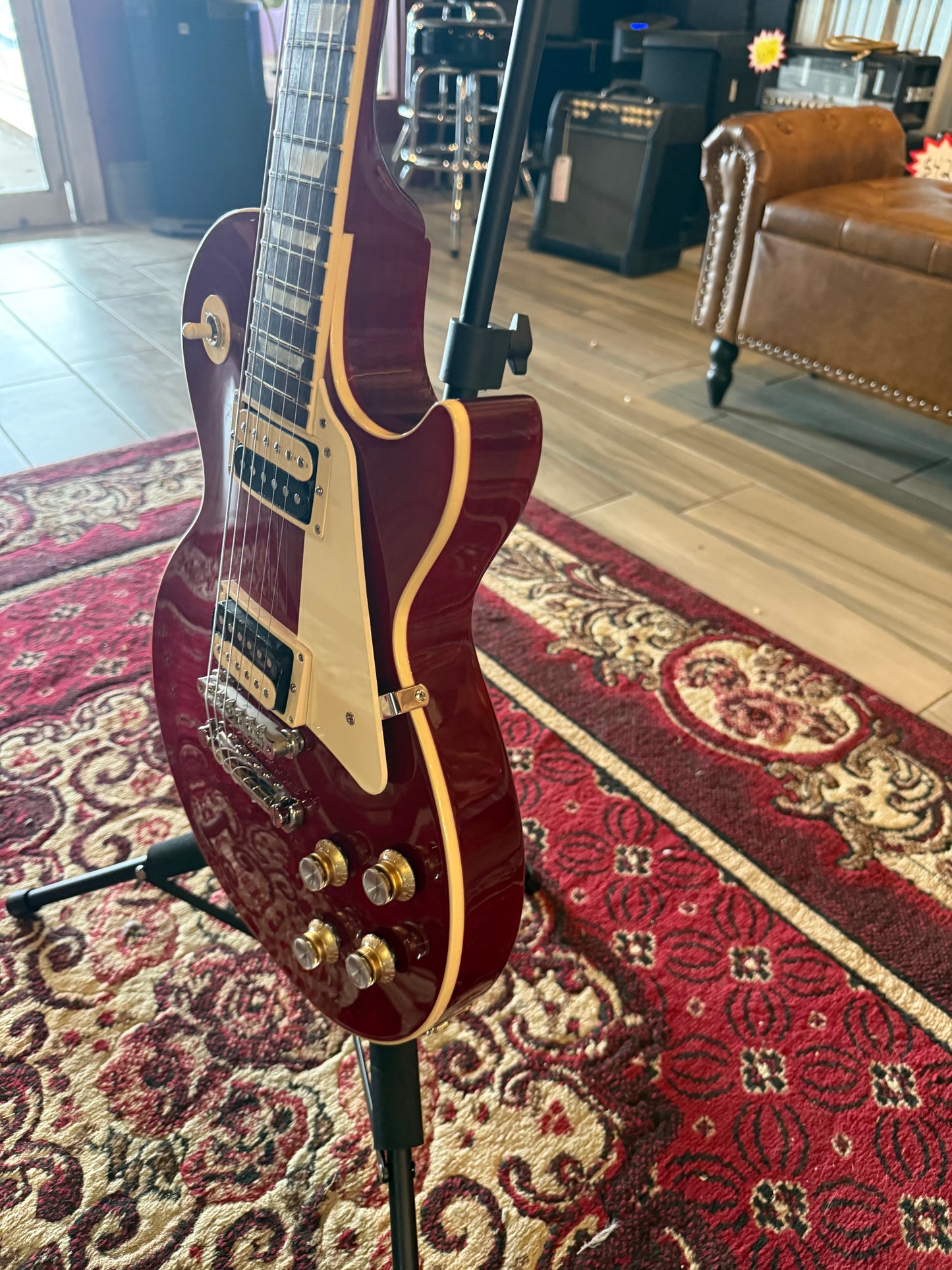 2022 Gibson Les Paul Classic Translucent Cherry w/OHSC