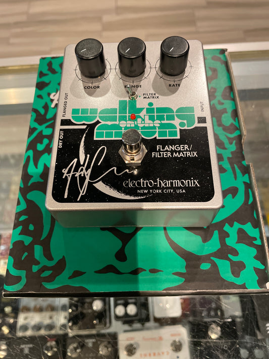 Electro-Harmonix EHX Andy Summers Walking on the Moon Flanger Effects Pedal