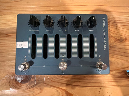 Darkglass Alpha·Omega Φoton Ultra Bass Preamp (USED)