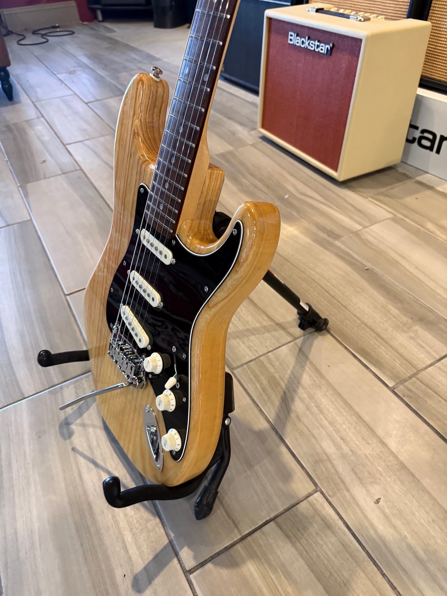 G&L Tribute Legacy Guitar, Rosewood Fretboard, SSS Pickups, Natural Ash w/HSC