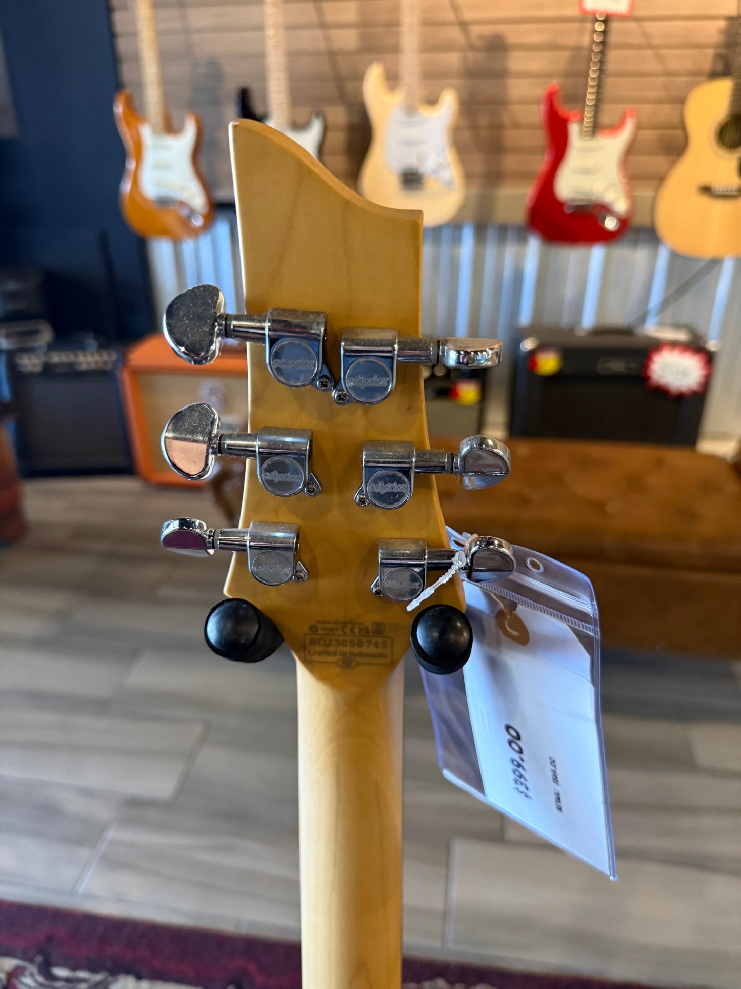 Schecter - C-6 Plus (Store Demo Savings)