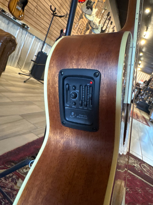 Alvarez ABT60CESHB Artist, Baritone Acoustic Electric