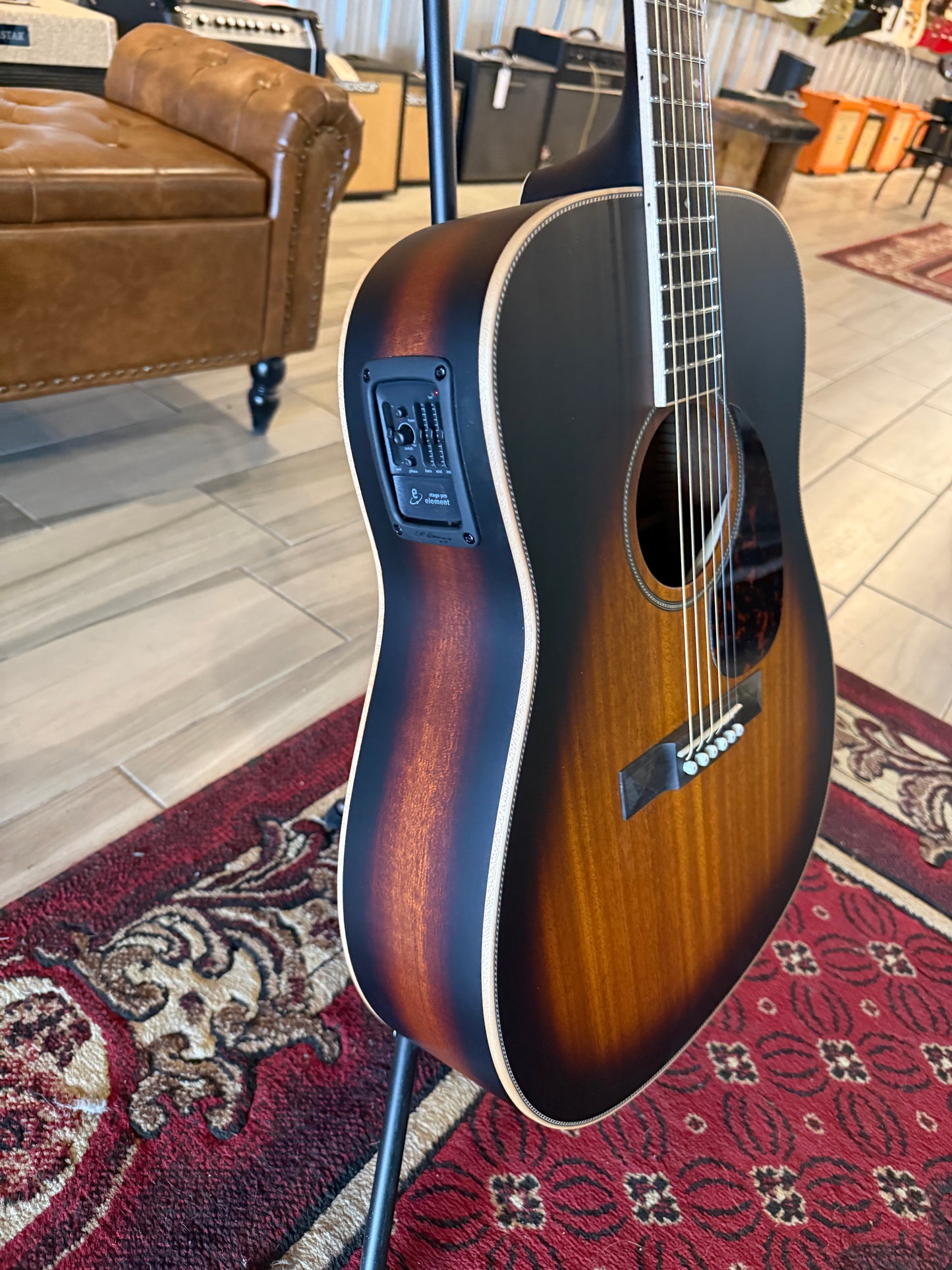 Larrivee 	D-40 Vintage Custom (B Stock)