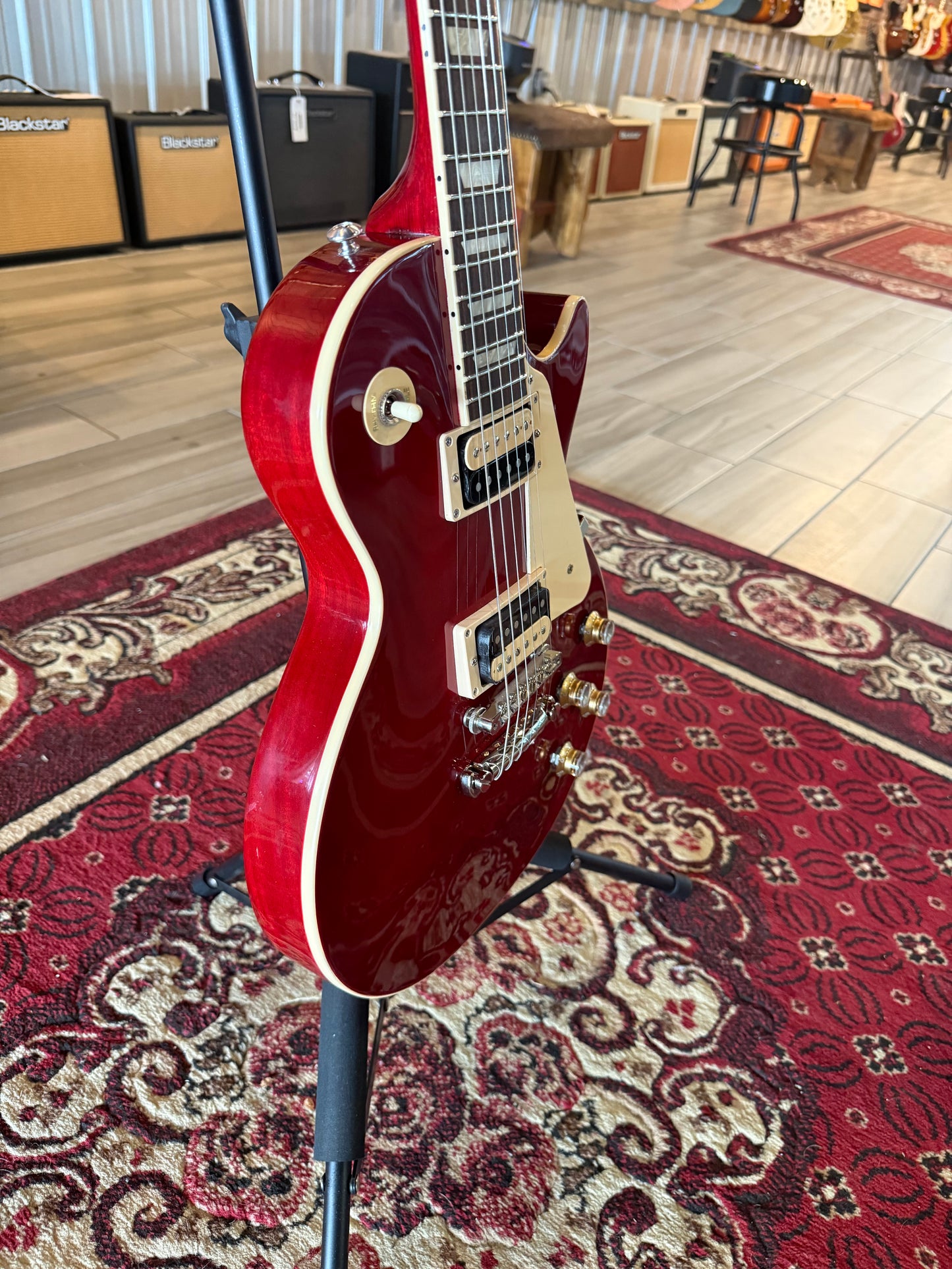 2022 Gibson Les Paul Classic Translucent Cherry w/OHSC