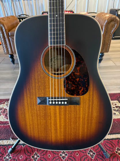 Larrivee 	D-40 Vintage Custom (B Stock)