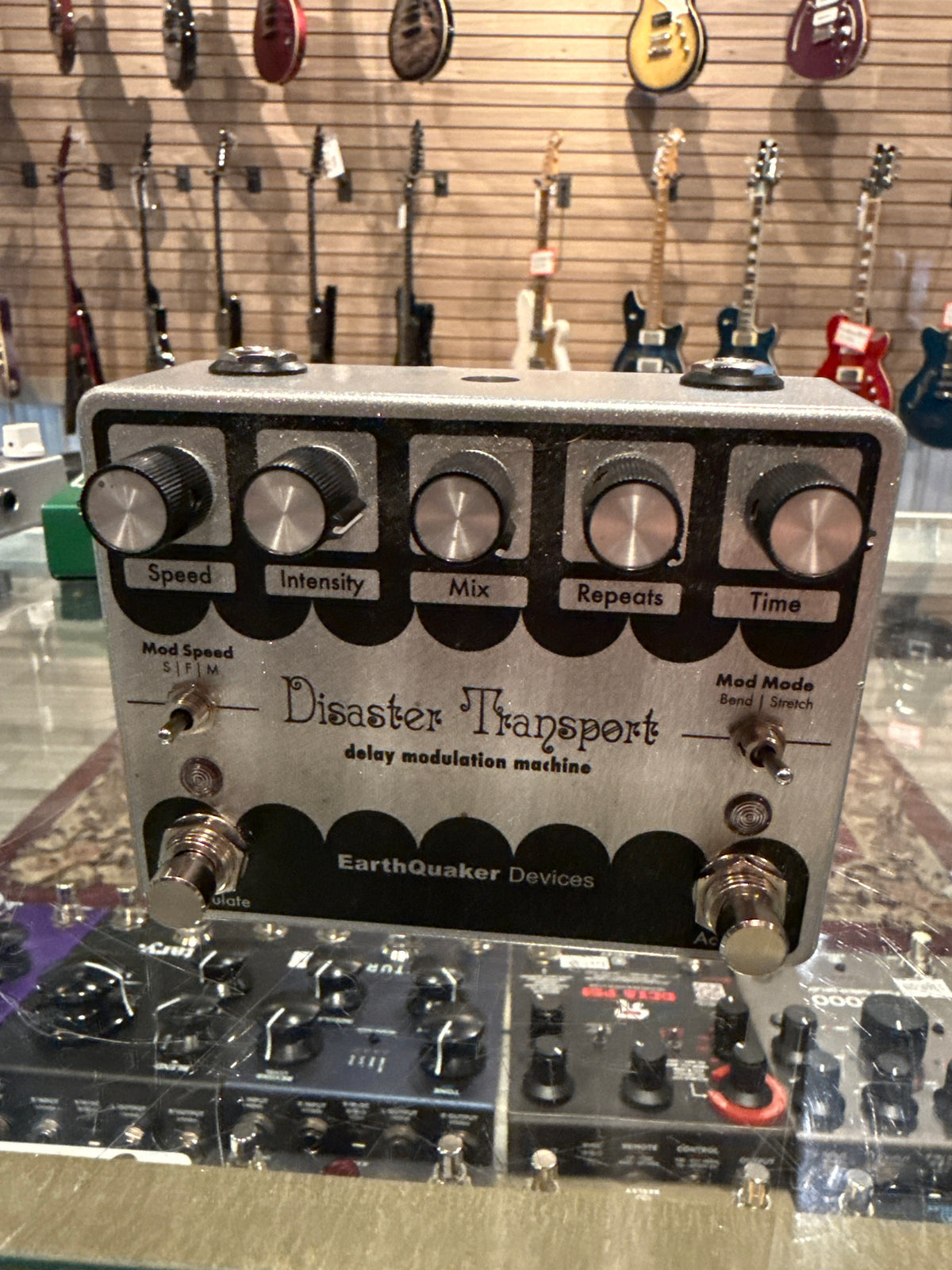 Earthquaker Devices Disaster Transport Delay Modulation Machine (USED)