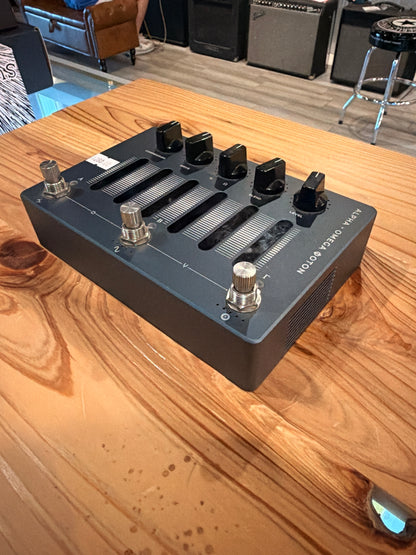 Darkglass Alpha·Omega Φoton Ultra Bass Preamp (USED)