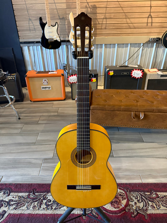 Yamaha CG172SF Nylon String Flamenco Guitar W/Gig Bag (USED)