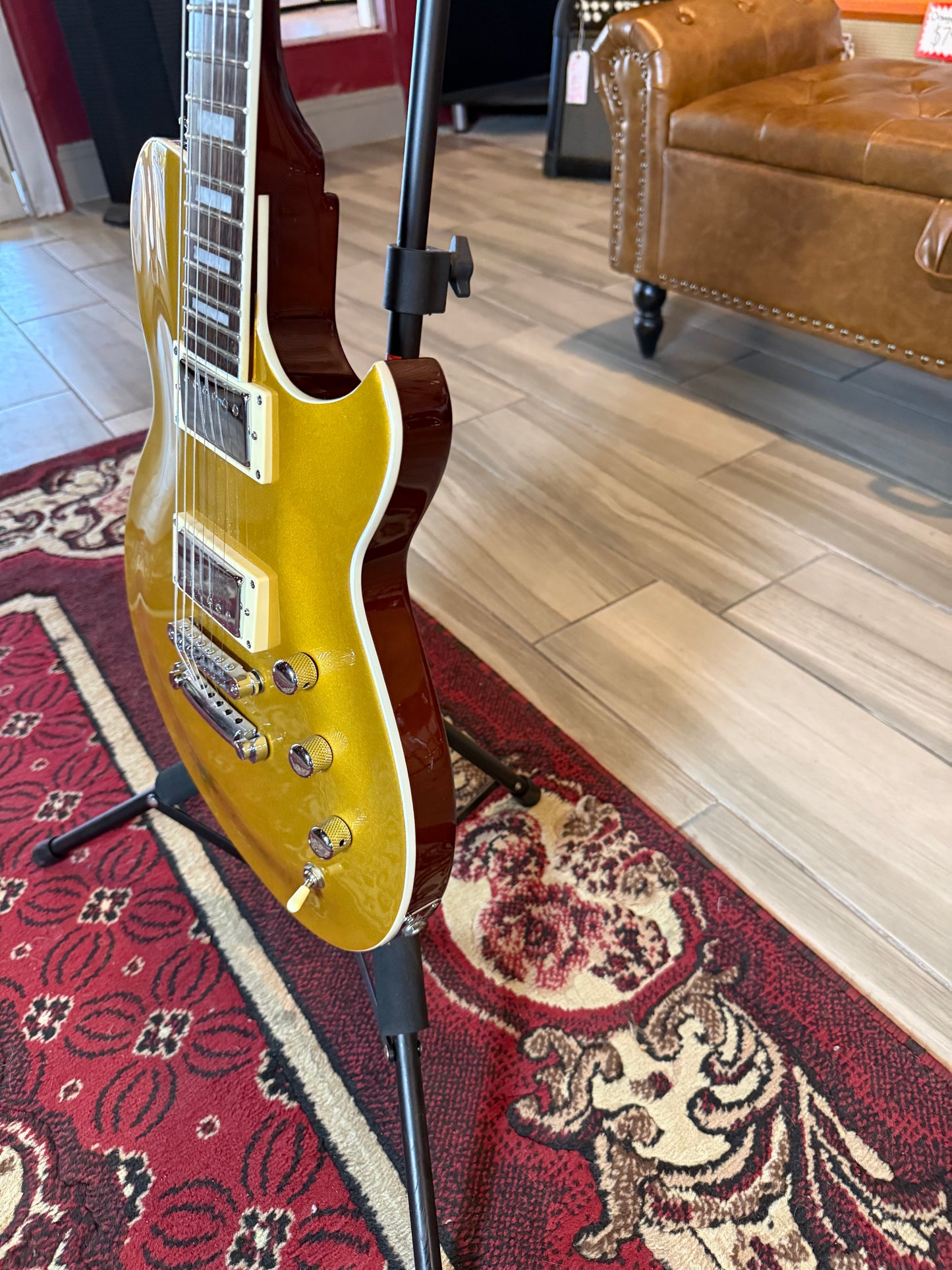 Reverend - Roundhouse