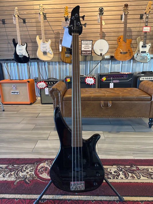Yamaha RBX-270-F Fretless Bass