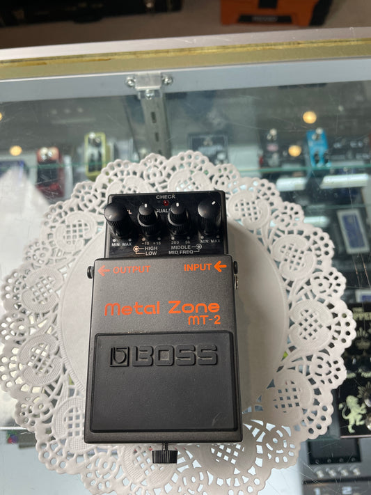 Boss MT-2 Metal Zone Pedal Black Label (USED)