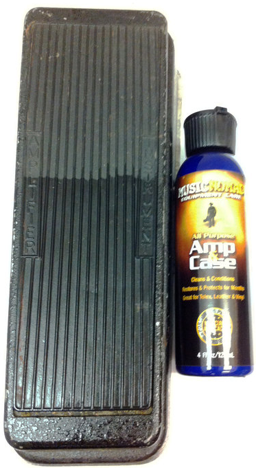 MusicNomad Premium Amp & Case Cleaner & Conditioner, 4 oz (MN107)