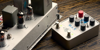 Universal Audio MAX Preamp Dual Compressor Pedal