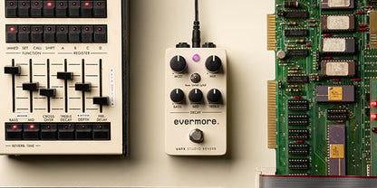 Universal Audio Compact Evermore Studio Reverb Pedal